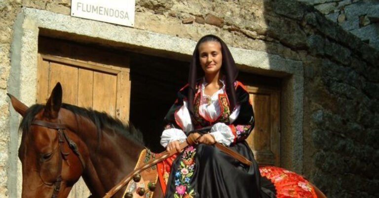 30 Traditional Italian Outfit Women You’ll Love 2024 63 By sardegnaturismo.it